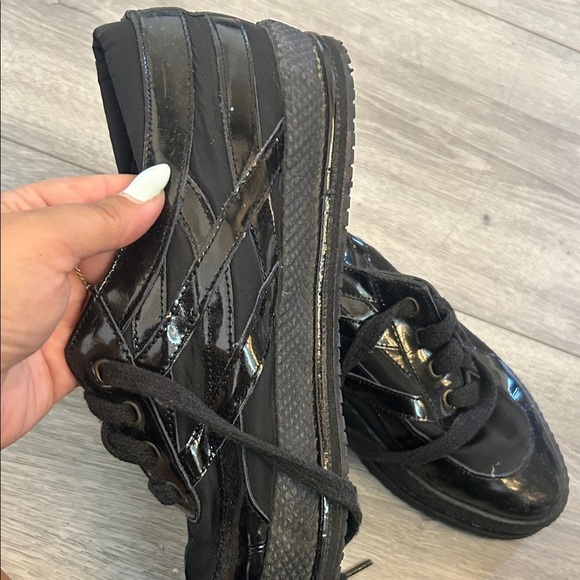 Stuart Weitzman Vintage Y2K Glossy Black Sneakers - Picture 6 of 8